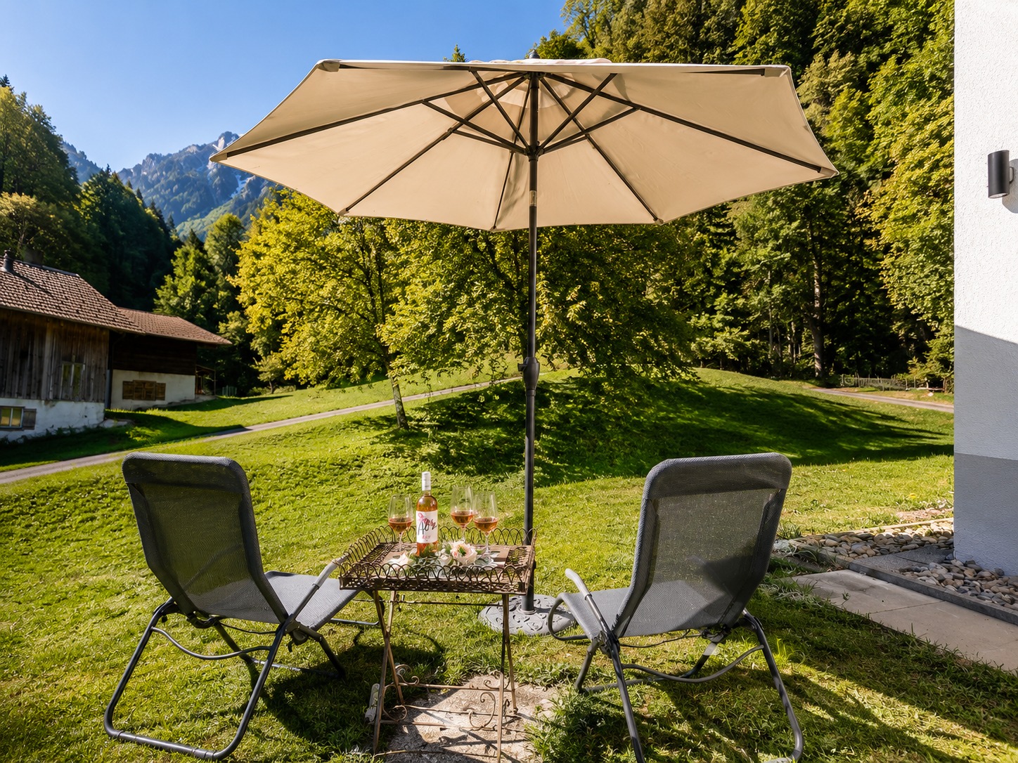 haus-bergharmonie-gartenplatz-montafon